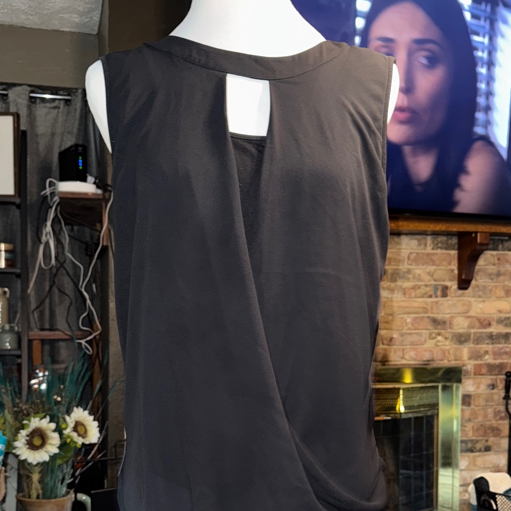 41 Hawthorn Elegant Black Tank Top